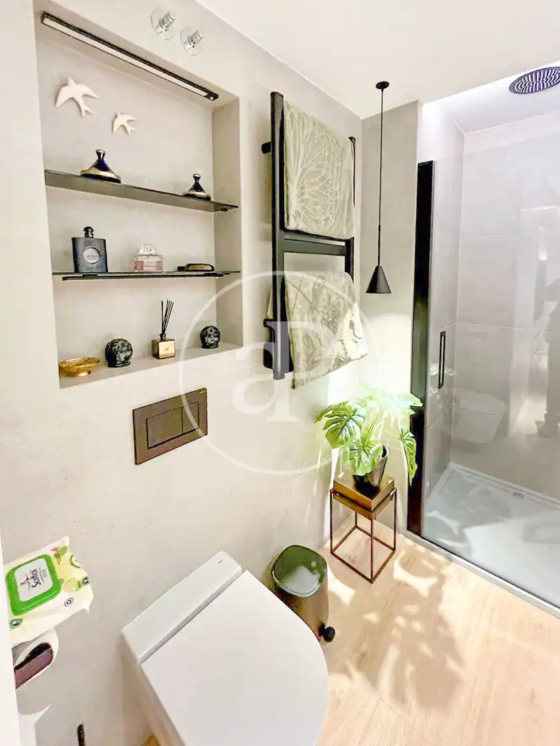Badezimmer von Wohnung zum Verkauf in Valencia mit Klimaanlage und Heizung