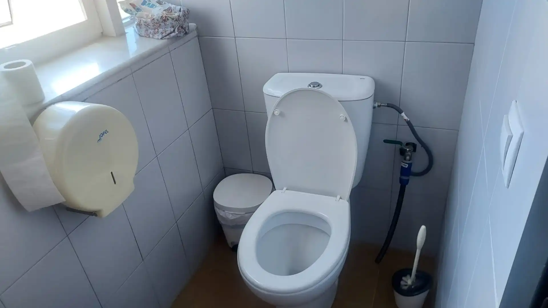 Baño de Nave industrial de alquiler en Algeciras