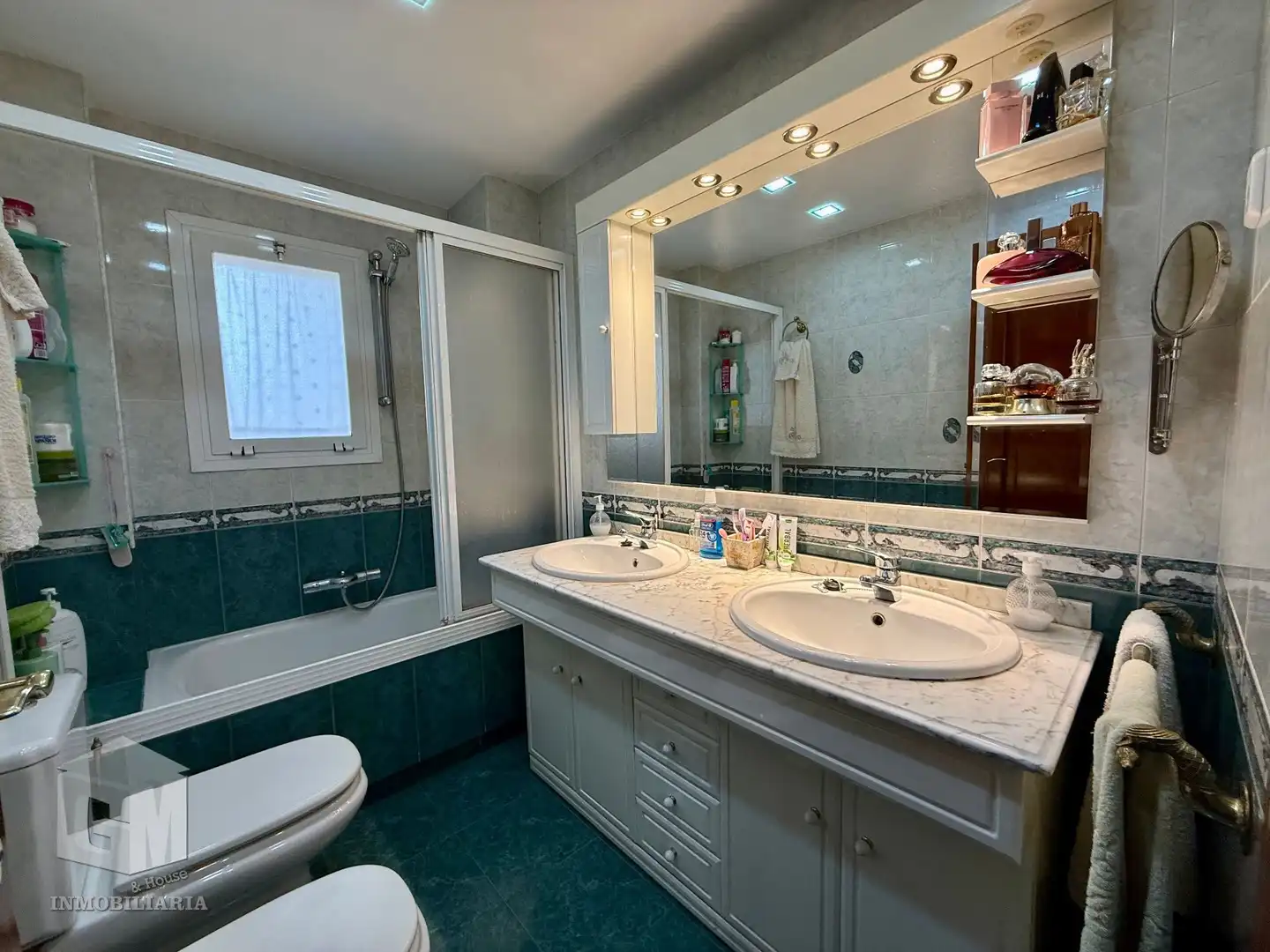 Bathroom of Flat for sale in Ensanche