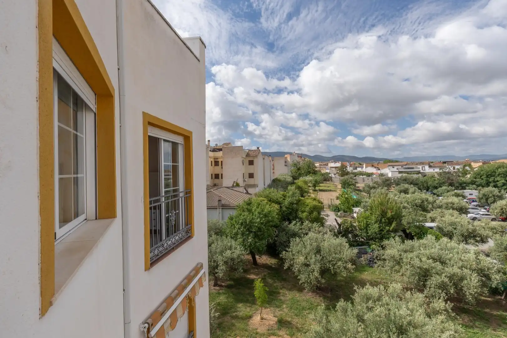 Vista exterior de Piso en venta en Gójar con Terraza, Trastero y Balcón