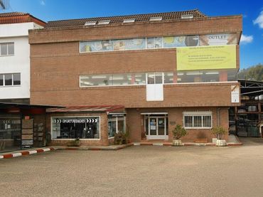 Industrial building for sale in de los Salgueiros 10