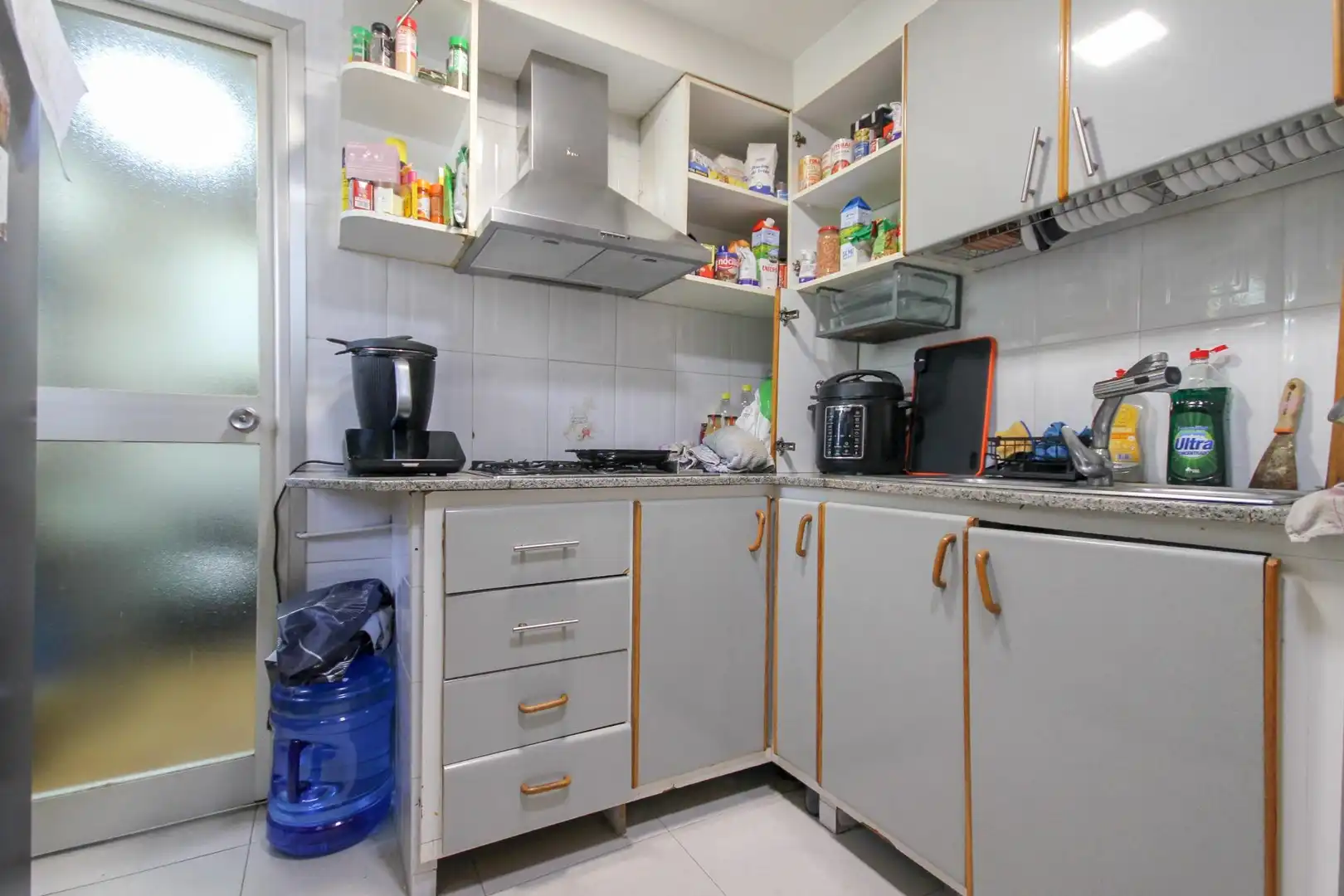 Cocina de Piso en venta en Badia del Vallès con Balcón