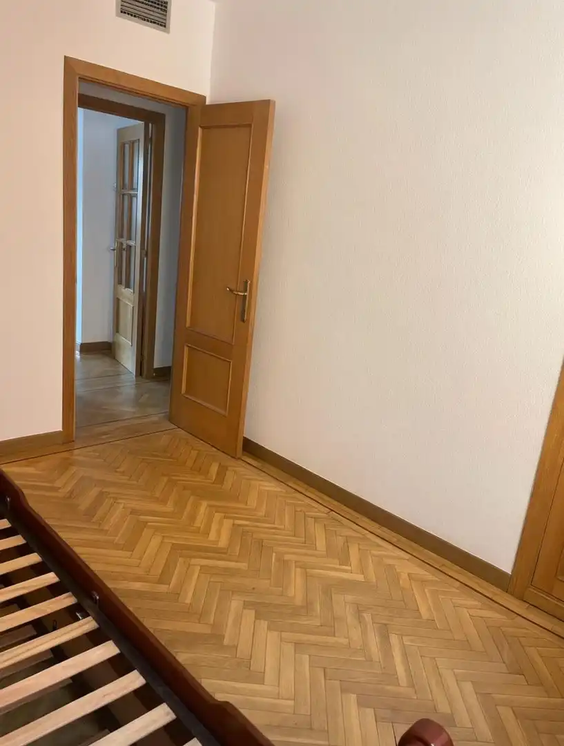 Flat for rent in Madrid  with Community pool
