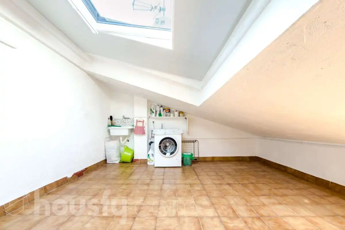 Houses for sale in Santa Coloma de Gramenet  with Air Conditioner, Heating and Private garden