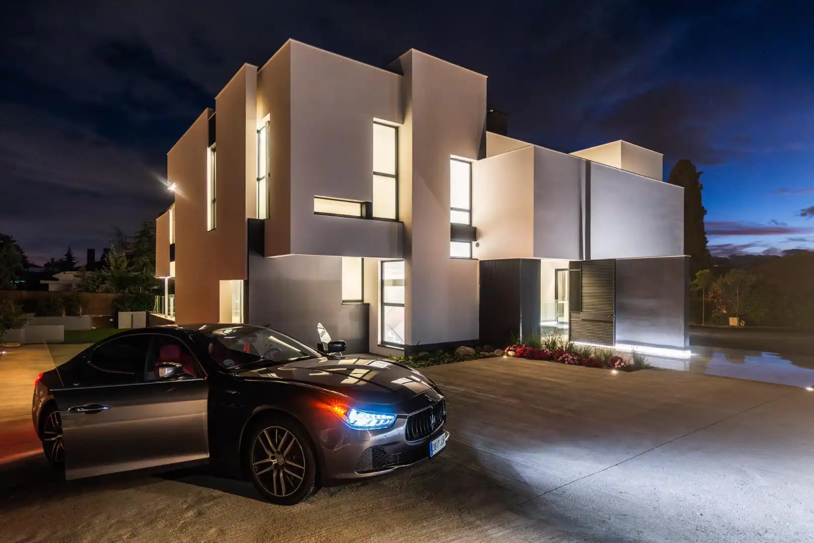 Vista exterior de Casa o xalet en venda en Las Rozas de Madrid amb Calefacció, Jardí privat i Terrassa