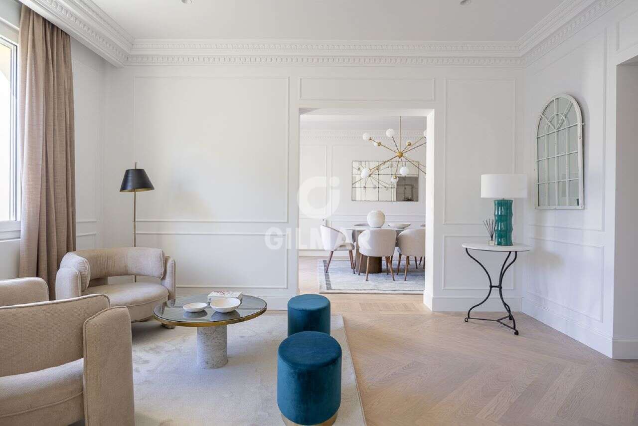 Living room of Flat for sale in  Madrid Capital  with Heating, Storage room and Balcony