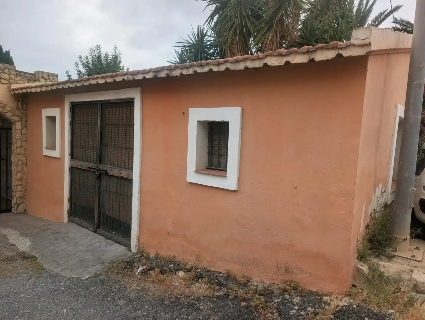 Vista exterior de Casa o xalet en venda en Sant Joan d'Alacant amb Jardí privat i Terrassa