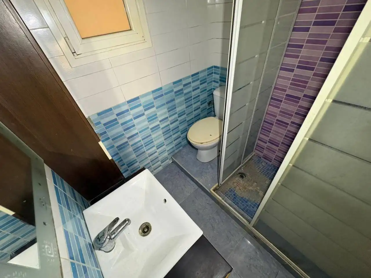 Bany de Pis en venda en Viladecans amb Aire condicionat, Parquet i Balcó