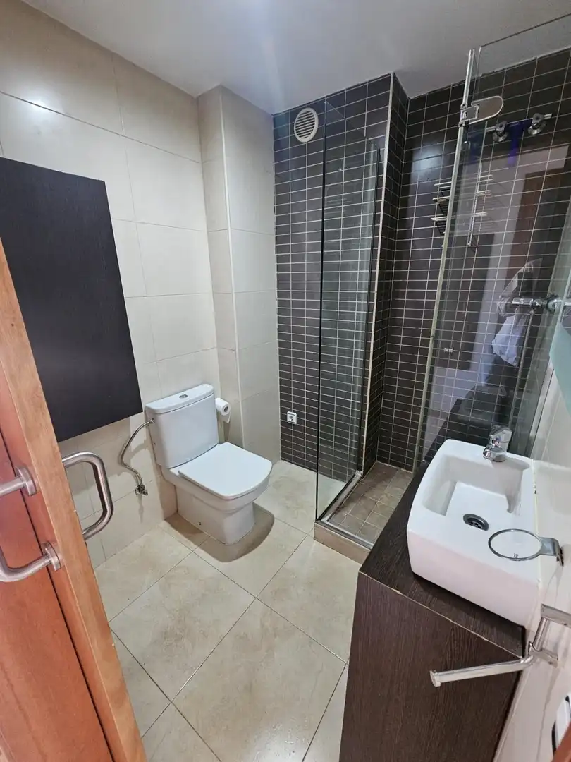 Baño de Piso en venta en Sant Celoni con Aire acondicionado, Calefacción y Terraza