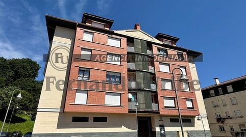 Amplio dúplex de 177 m con terraza, vistas y dos parcelas de garaje