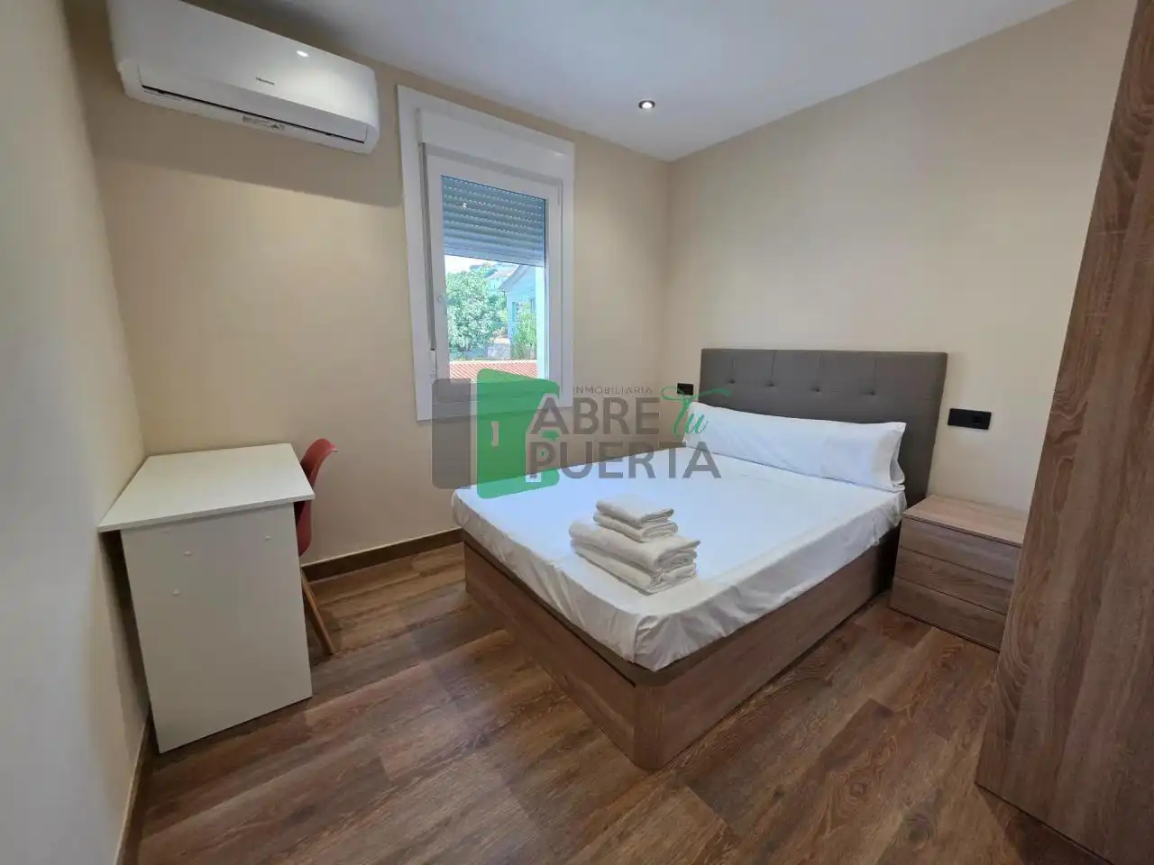 Dormitori de Casa o xalet de lloguer en Ourense Capital  amb Calefacció i Moblat