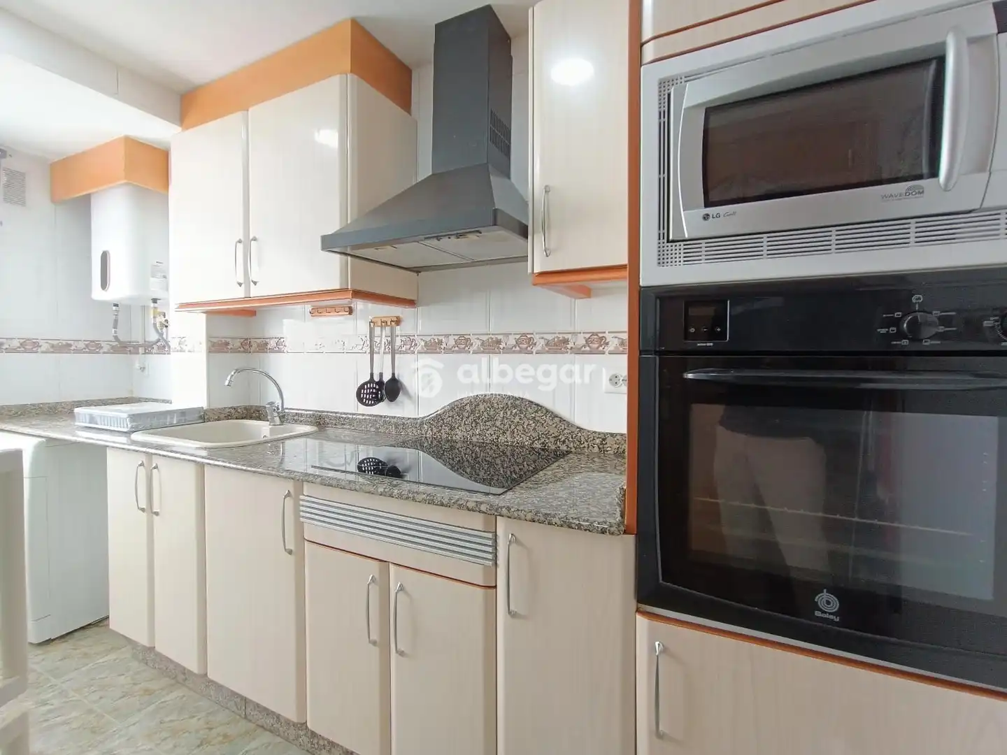 Küche von Wohnung zum Verkauf in Valencia mit Klimaanlage und Möbliert