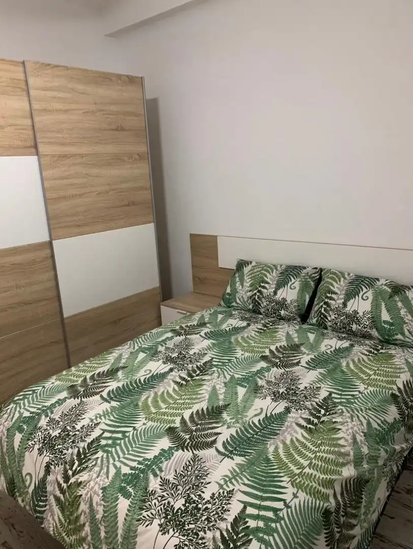 Dormitori de Pis de lloguer en Zaragoza amb Calefacció, Parquet i Moblat