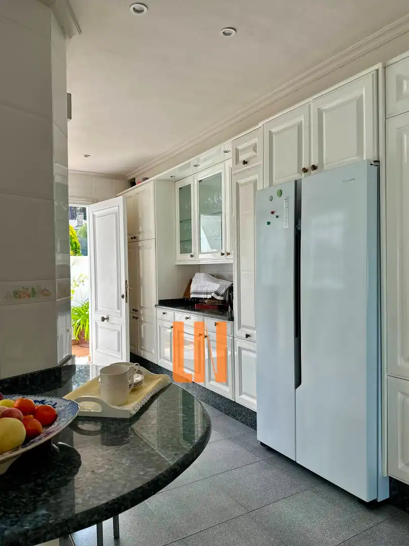 Cuina de Casa o xalet en venda en O Grove   amb Aire condicionat, Calefacció i Jardí privat
