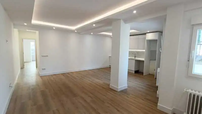 Flat for sale in Madrid  with Heating