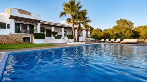 Exclusiva villa de lujo con torreón de inspiración ibicenca en Puntiró !