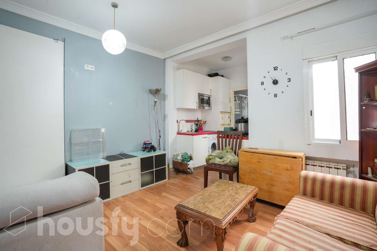 Flat for sale in Calle de Isabelita Usera, Pradolongo