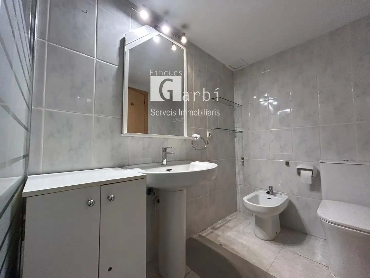 Badezimmer von Wohnung zum Verkauf in Calafell mit Terrasse, Schwimmbad und Gemeinschaftspool