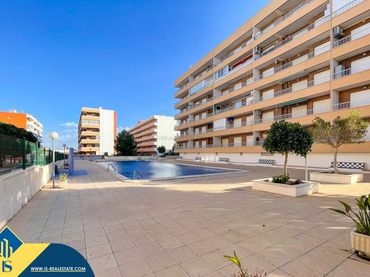 Pis amb piscina en venda a Los Balcones - Los Altos
