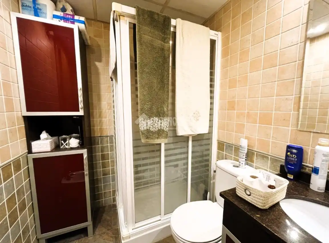 Badezimmer von Wohnung zum Verkauf in Zaragoza mit Klimaanlage, Heizung und Terrasse