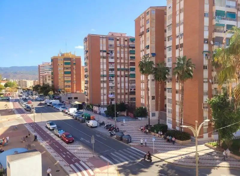 Vista exterior de Pis en venda en Málaga amb Terrassa, Forn i Rentadora