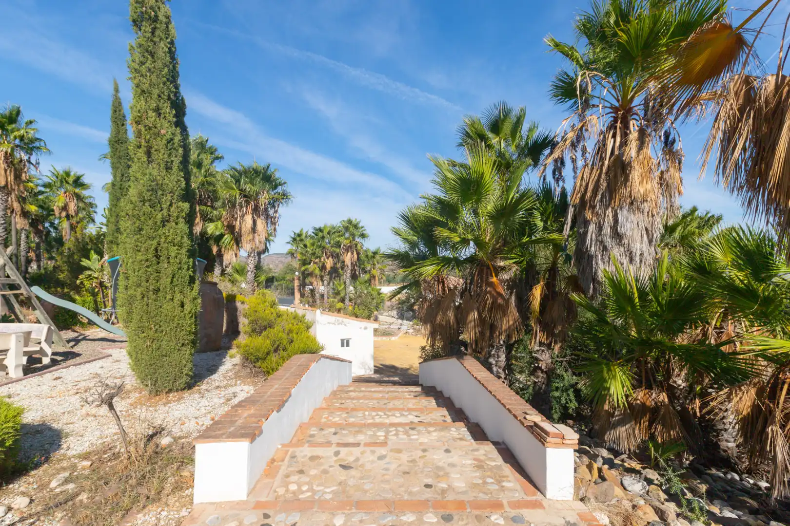 Vista exterior de Casa o chalet en venta en Alhaurín de la Torre con Aire acondicionado, Calefacción y Jardín privado