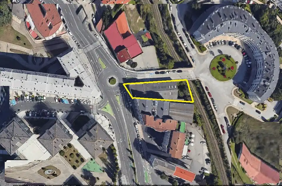 Local commercial à louer à Avenida Fonteculler 70, imagen 4