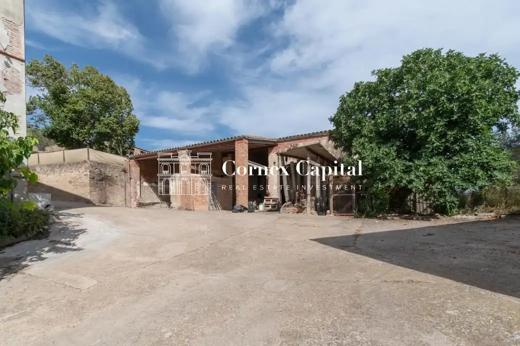 Finca rústica en venda en Ullastret amb Jardí privat, Terrassa i Traster
