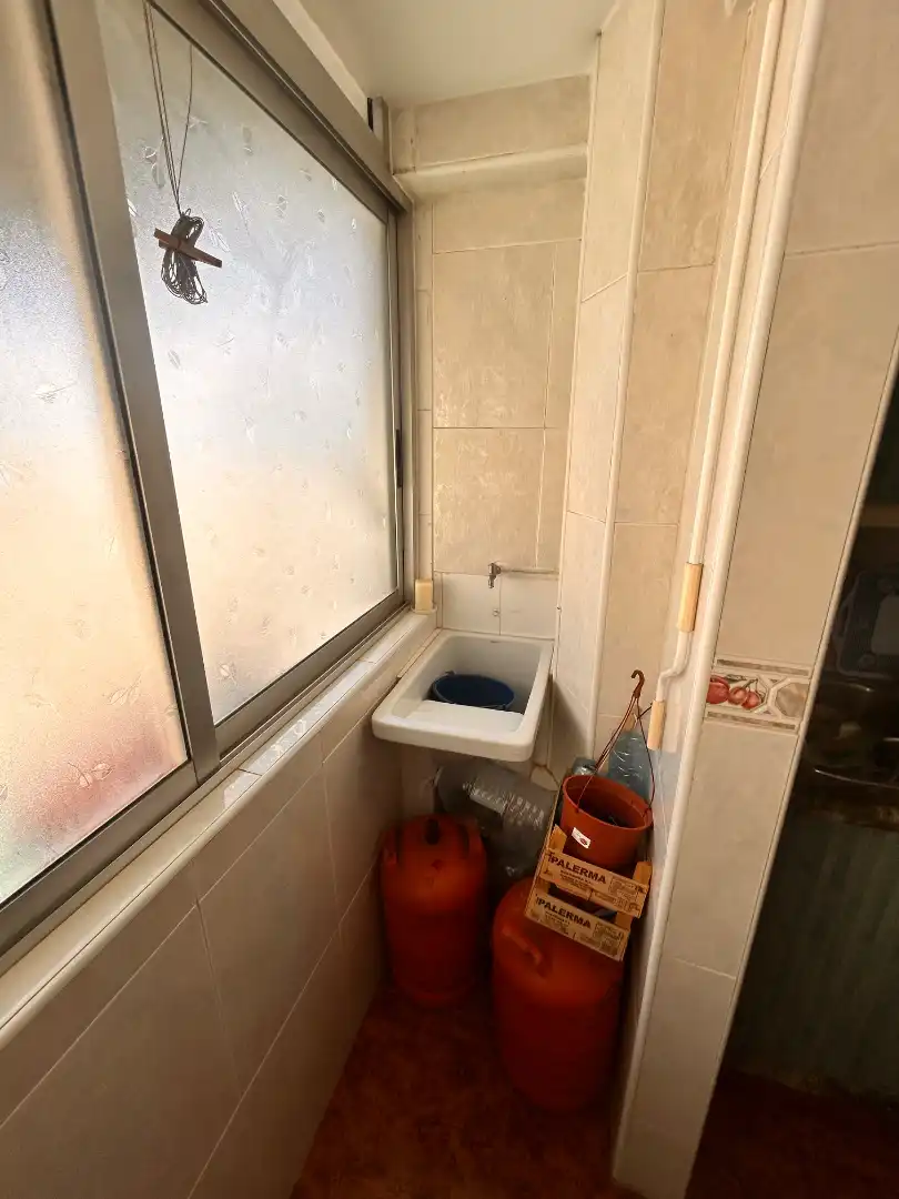 Baño de Piso en venta en Alicante / Alacant con Aire acondicionado, Amueblado y Balcón