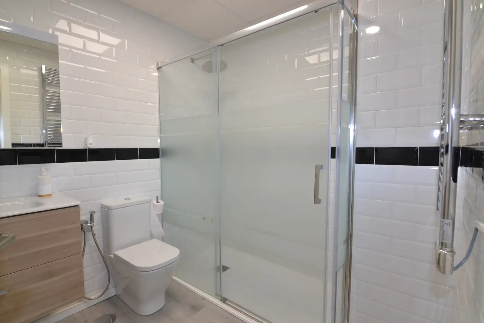 Bathroom of Flat for sale in Plasencia  with Heating, Terrace and Storage room