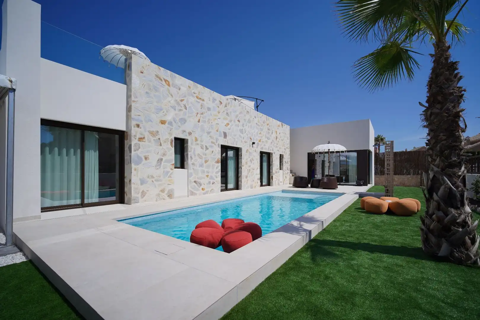 Villa mit Pool zum Verkauf in Algorfa