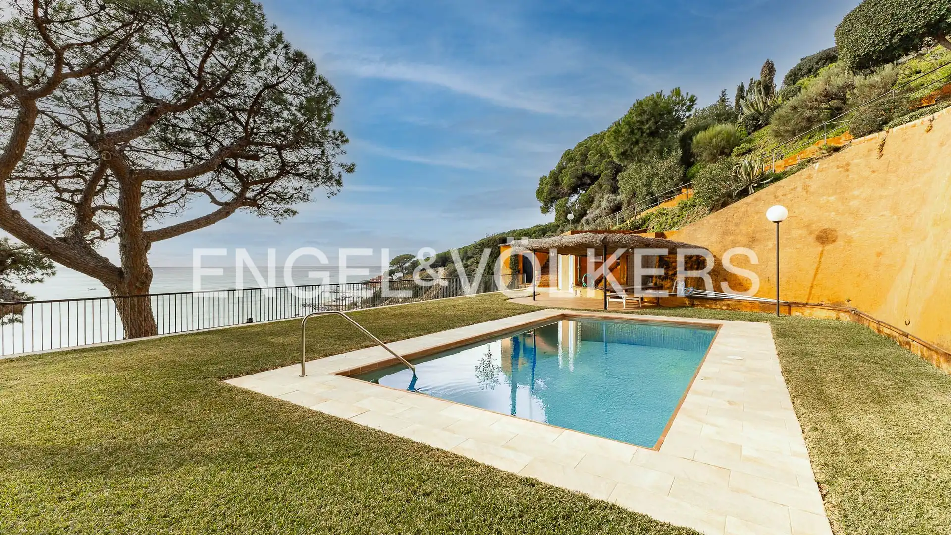 Swimming pool of Houses for sale in Arenys de Mar  with Air Conditioner, Heating and Private garden