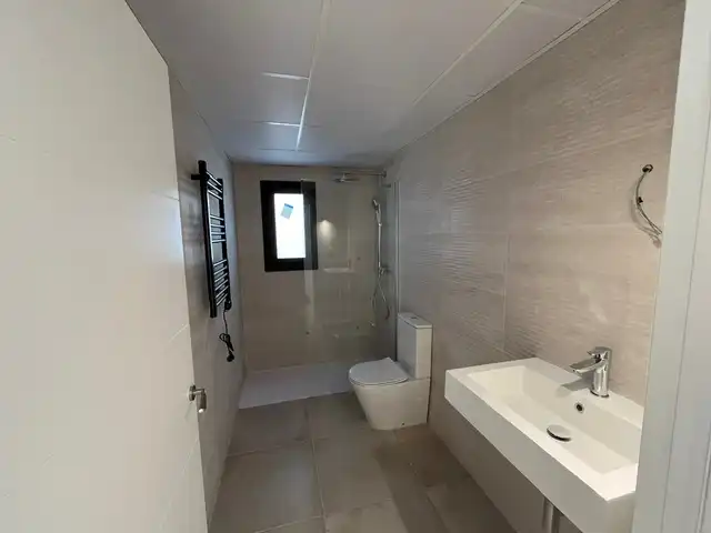 Bany de Casa o xalet en venda en Calafell amb Aire condicionat, Calefacció i Jardí privat