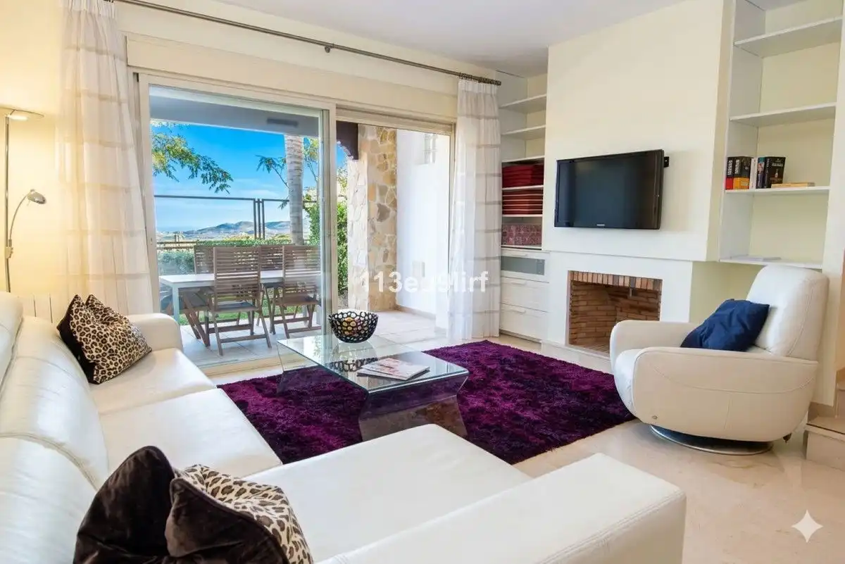 Sala de estar de Casa adosada de alquiler en Mijas con Aire acondicionado, Calefacción y Jardín privado