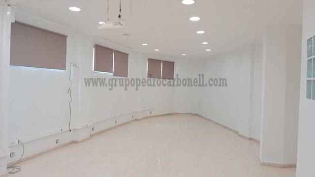 Local comercial en Alquiler en Crevillent