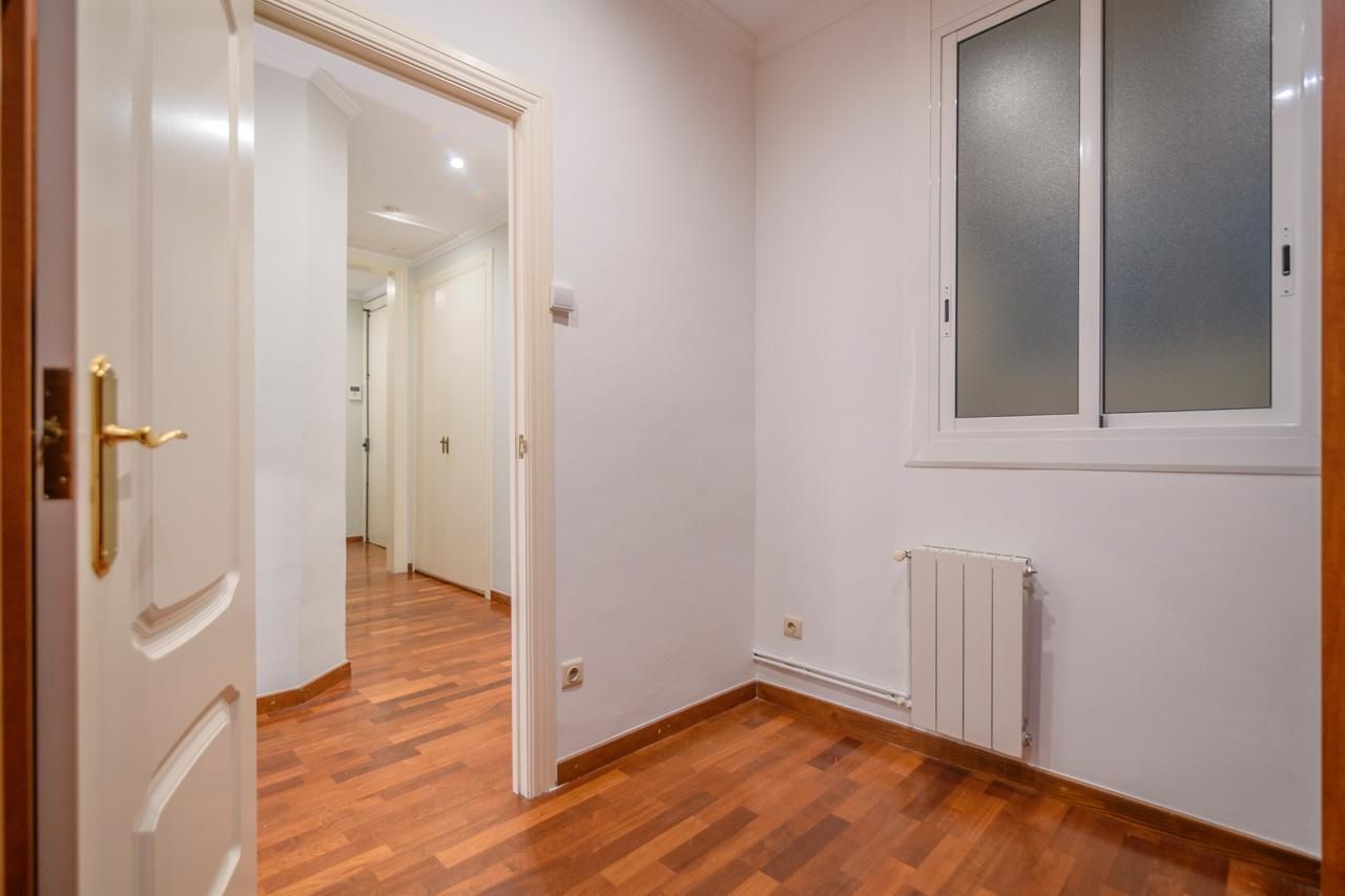 Flat for sale in  Barcelona Capital