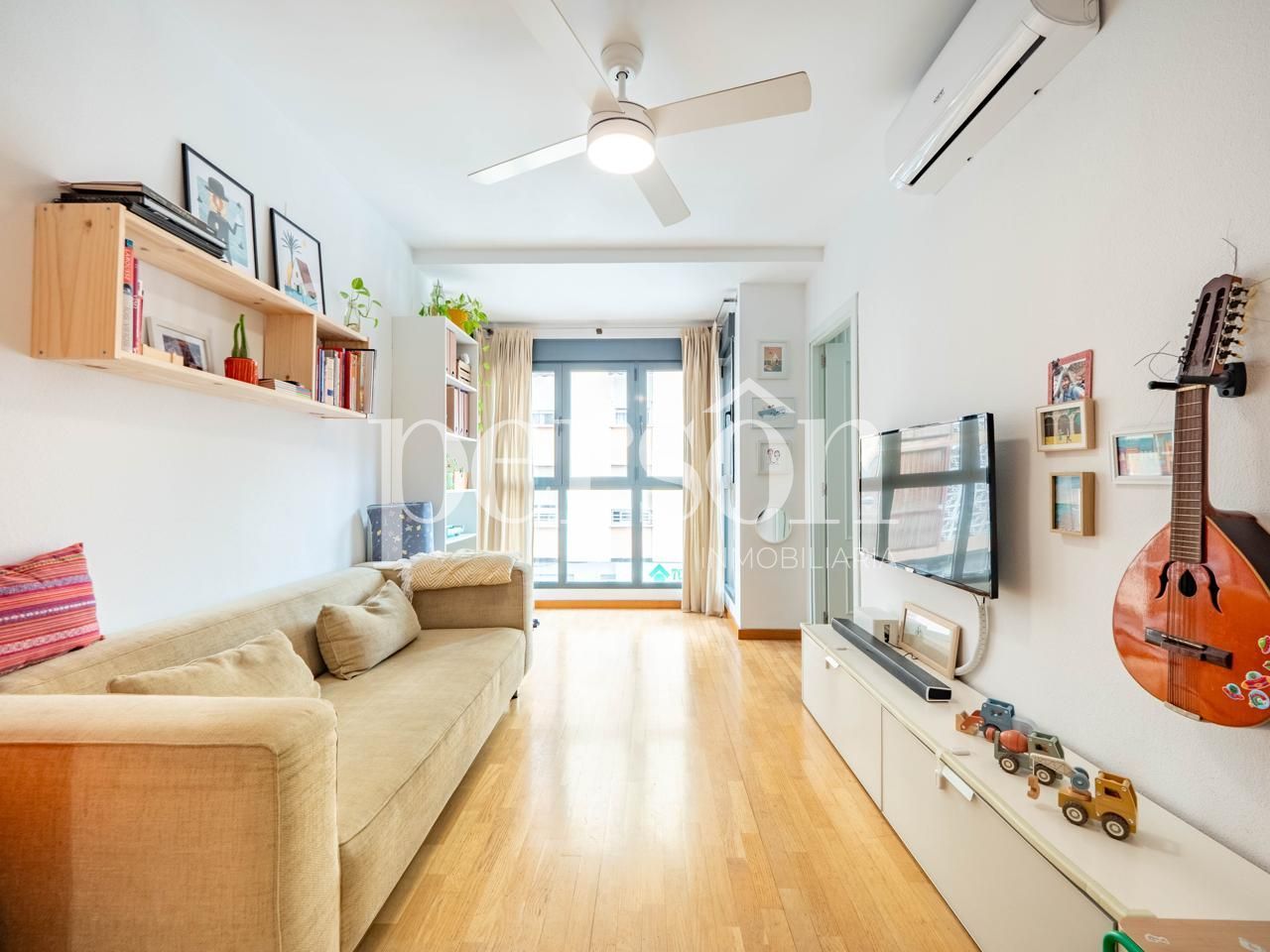 Sala d'estar de Pis en venda en  Valencia Capital amb Aire condicionat