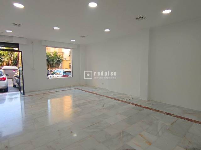 Local comercial en Alquiler en ALCALDE JOAQUÍN QUILES en Alegría de la Huerta- Jardín de Málaga
