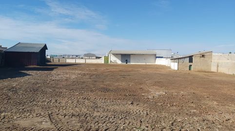 Alquiler terreno 4900 m2 con nave 400m2