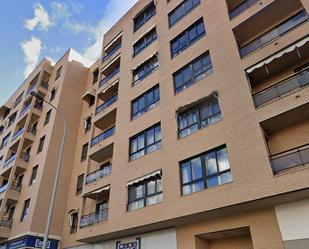 Vista exterior de Pis en venda en Cuenca Capital amb Calefacció, Parquet i Terrassa