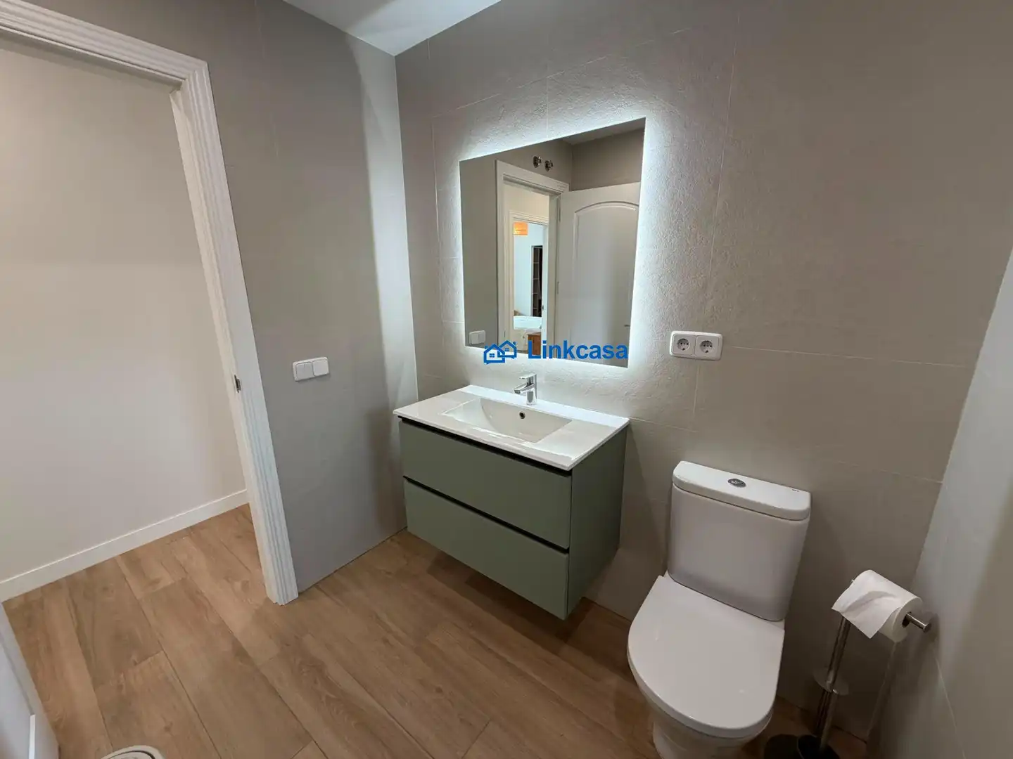 Baño de Casa o chalet en venta en Navas del Rey con Calefacción, Jardín privado y Terraza