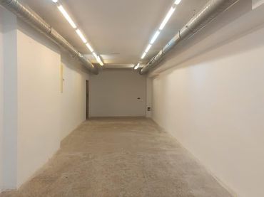 Locale commerciale in vendita a Carrer Ample