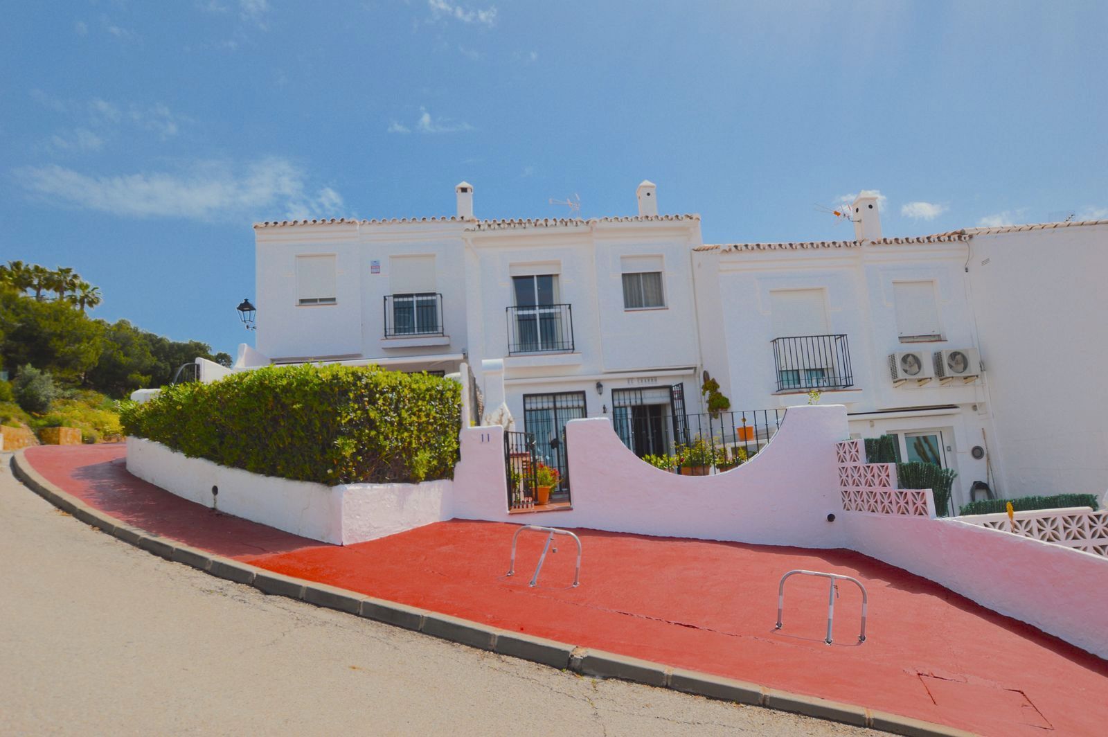 Exterior view of Single-family semi-detached for sale in Marbella  with Air Conditioner, Terrace and Furnished