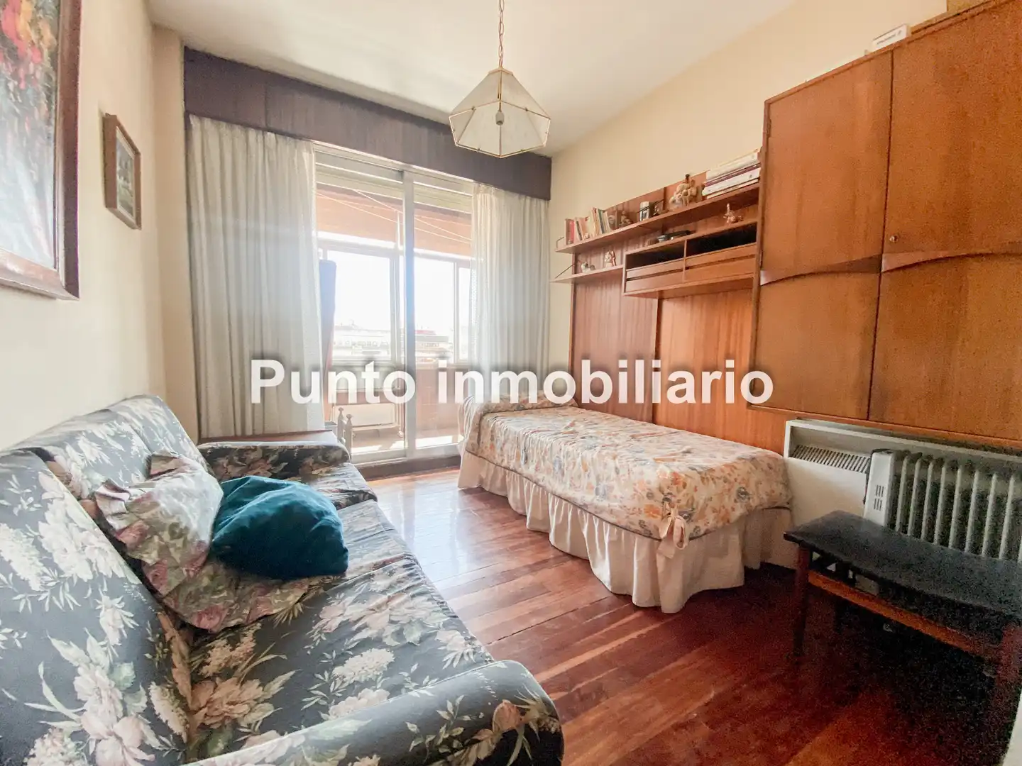 Dormitori de Pis en venda en Valladolid amb Calefacció, Parquet i Terrassa