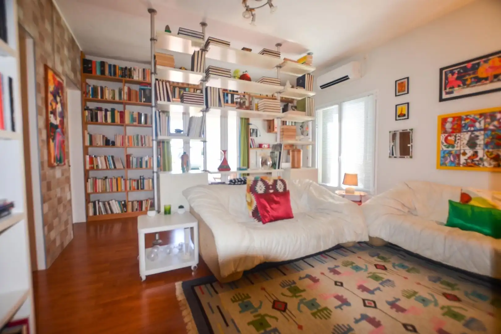 Sala d'estar de Casa o xalet en venda en Es Mercadal amb Aire condicionat, Jardí privat i Parquet