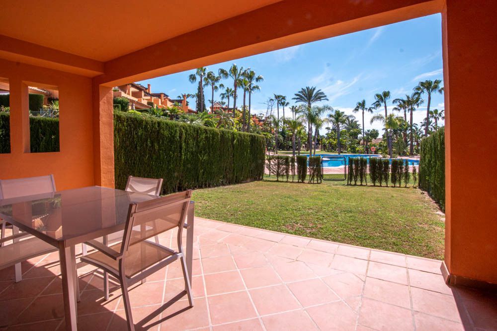 Jardín de Casa adosada de alquiler en Estepona con Aire acondicionado, Calefacción y Jardín privado