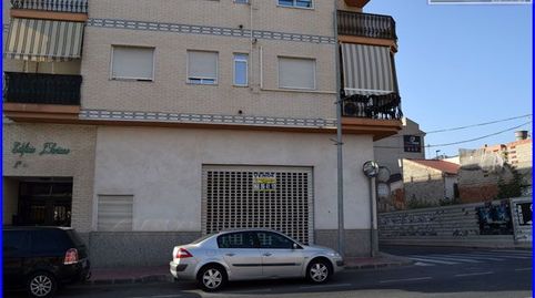 Local comercial en Santomera con gran fachada