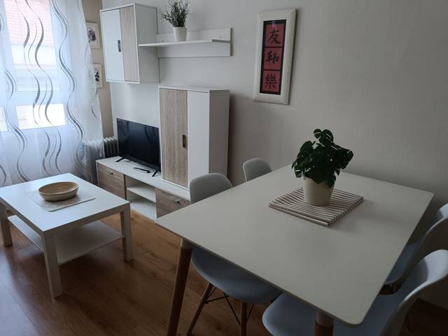 Apartamento en Alquiler en Calle Fray Ceferino González en Llano