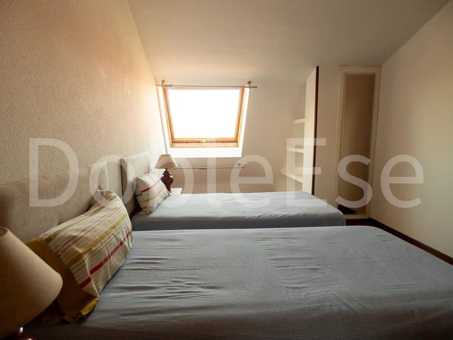 Habitación de Ático de alquiler en Gijón  con Calefacción, Jardín privado y Parquet