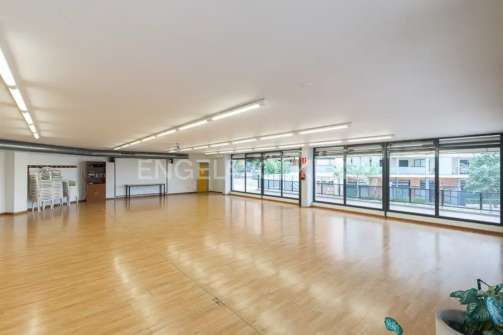 Flat for rent in Paterna  with Air Conditioner, Heating and Parquet flooring